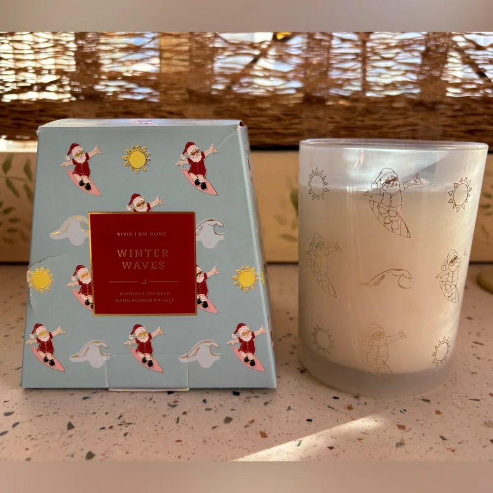 DW Home Winter Waves Candle Surfing‎ Santa Hand Poured Holiday Candle